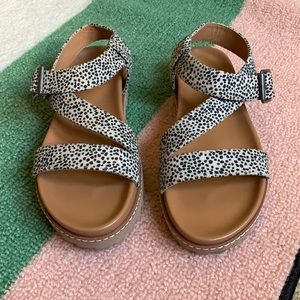 Universal Thread leopard sandals